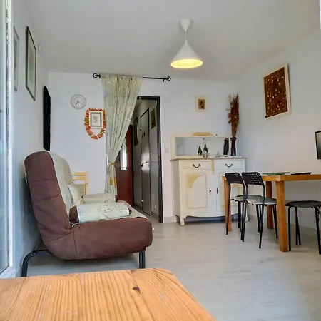 Apartment Indigo & Flamants Roses Vue 5mn Et Parc Des Expositions Arena Aeroport *